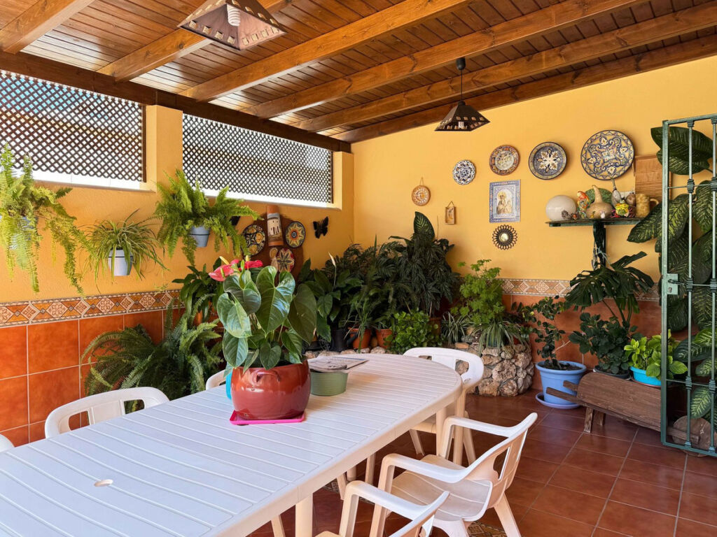Detached Villa El Coto Málaga - image 3