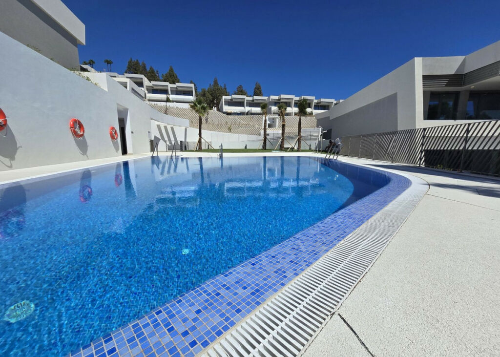 Semi-Detached House El Chaparral Málaga - image 30