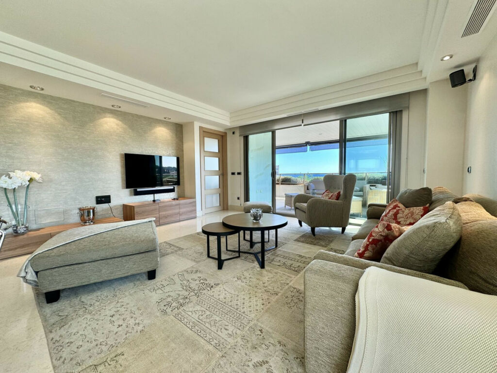 Middle Floor Apartment The Golden Mile Málaga - image 30