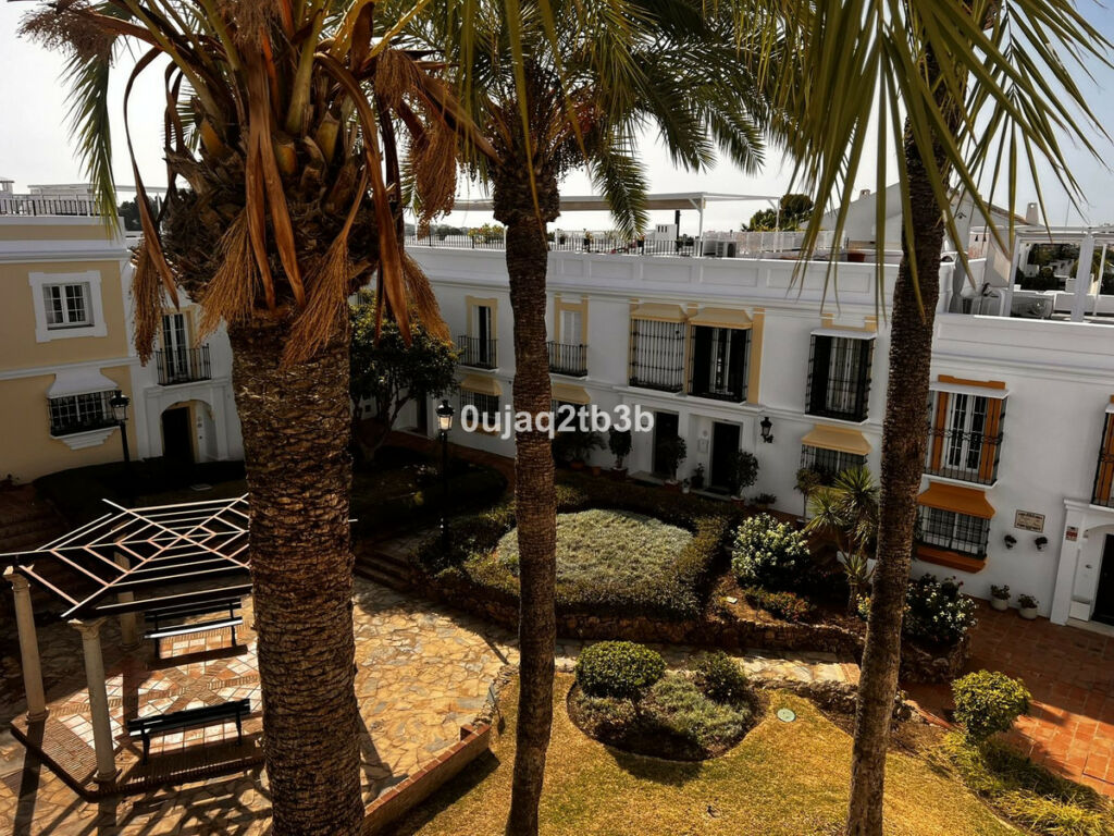 Townhouse Nueva Andalucía Málaga - image 30