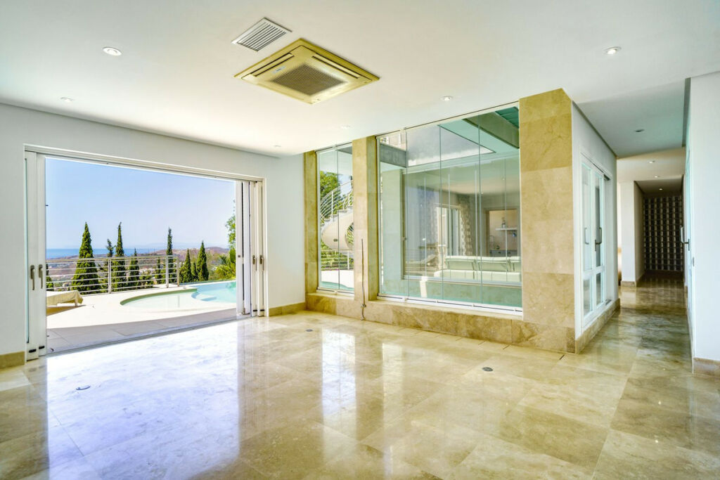 Detached Villa El Madroñal Málaga - image 33