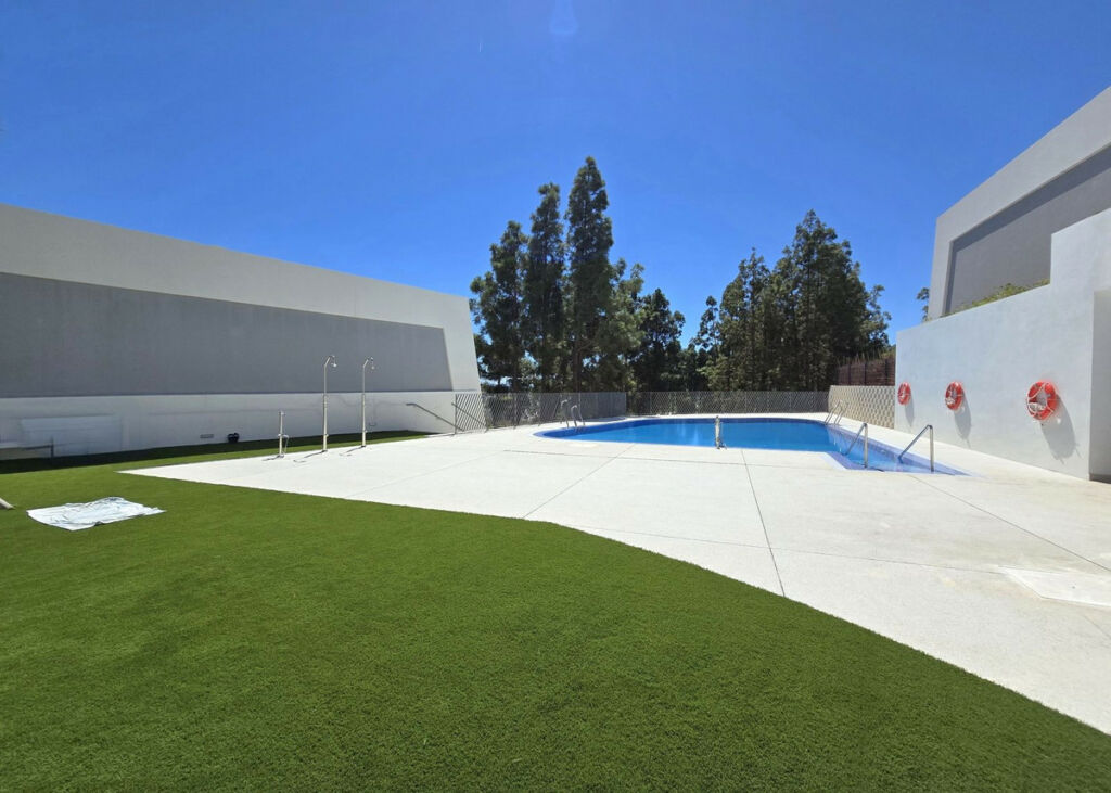 Semi-Detached House El Chaparral Málaga - image 31