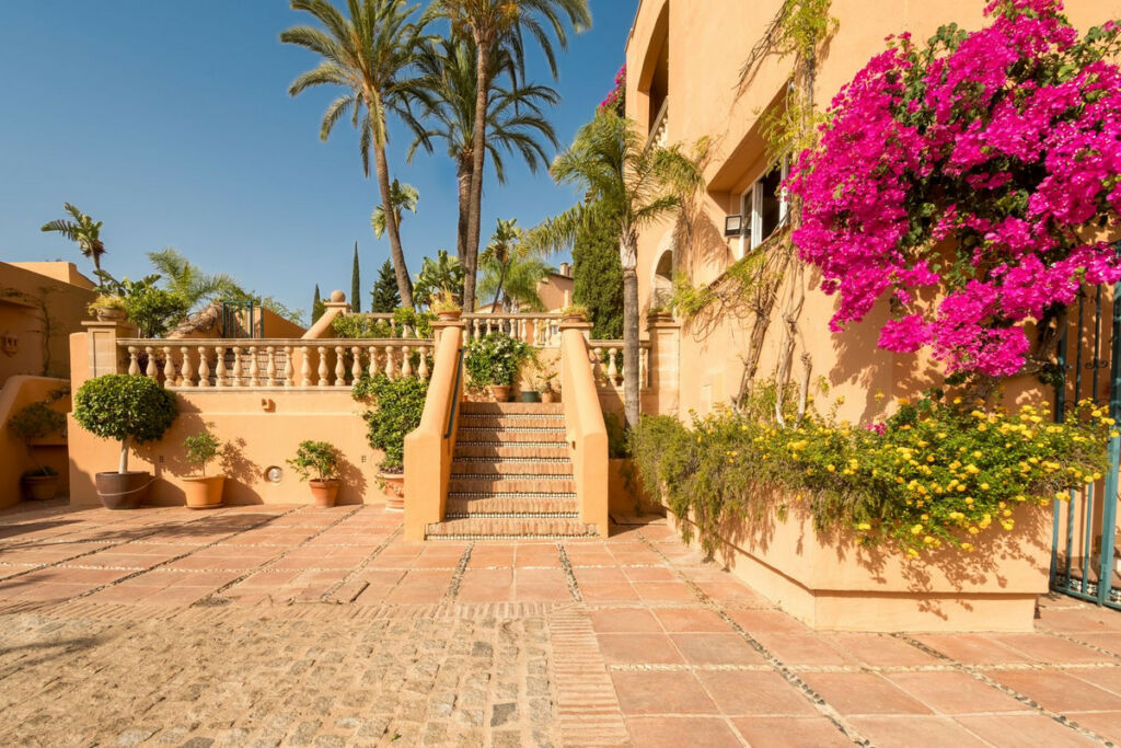 Middle Floor Apartment Nueva Andalucía Málaga - image 31