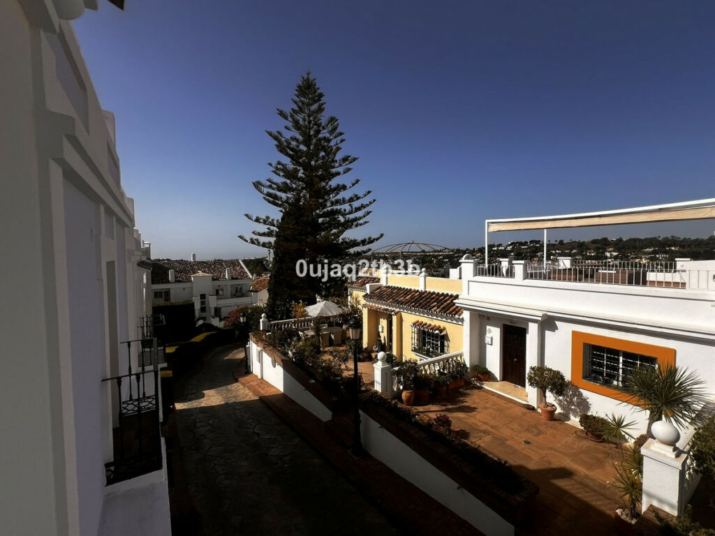 Townhouse Nueva Andalucía Málaga - image 32