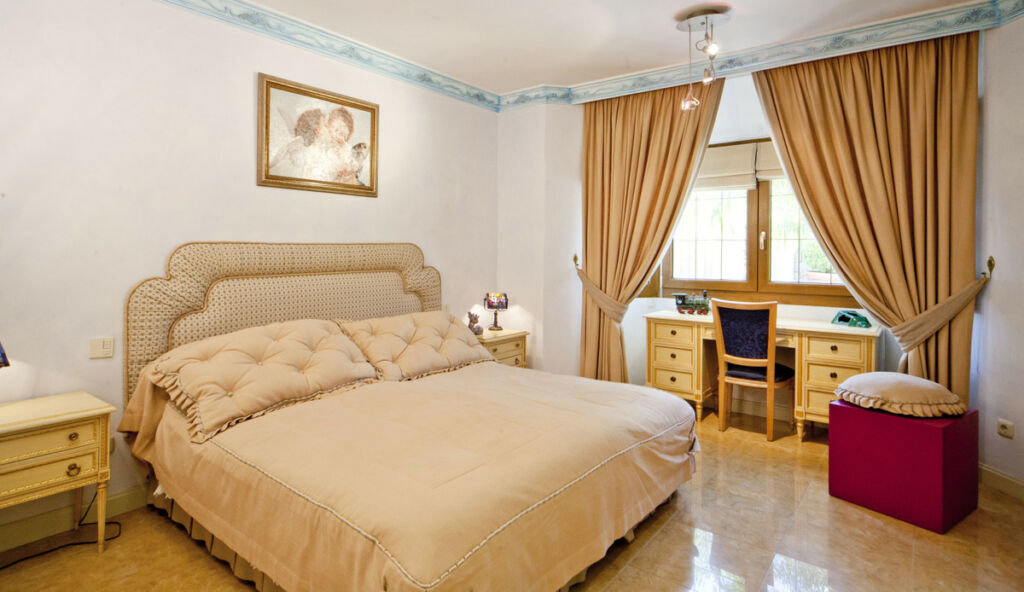 Detached Villa Puerto Banús Málaga - image 32