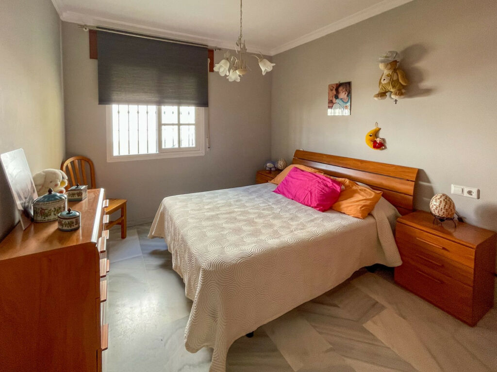 Detached Villa Fuengirola Málaga - image 34