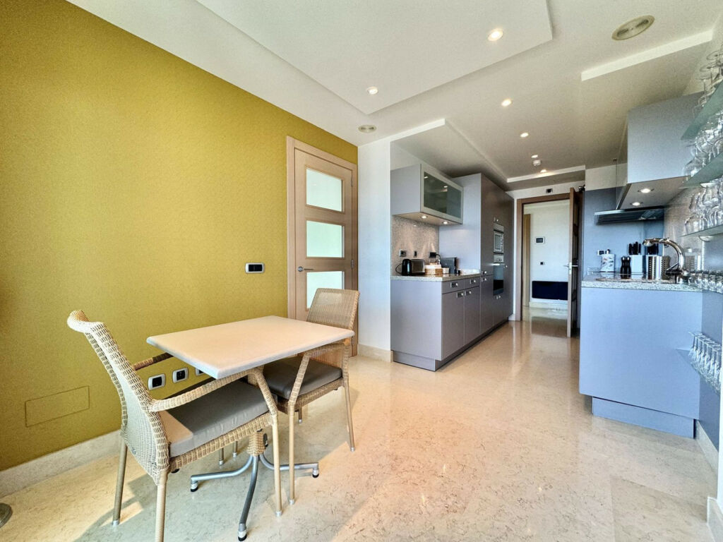 Middle Floor Apartment The Golden Mile Málaga - image 33