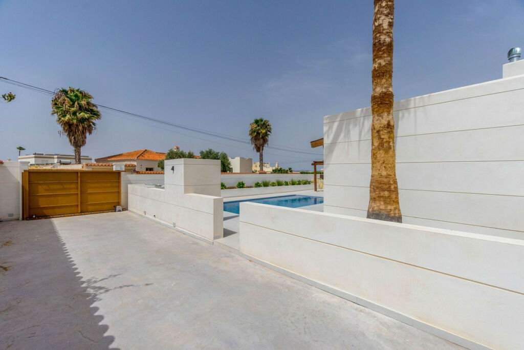 Detached Villa Torrevieja Alicante - image 34