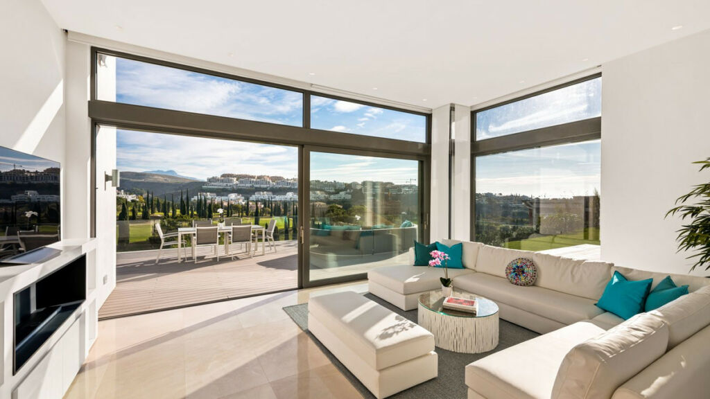 Detached Villa Los Flamingos Málaga - image 17