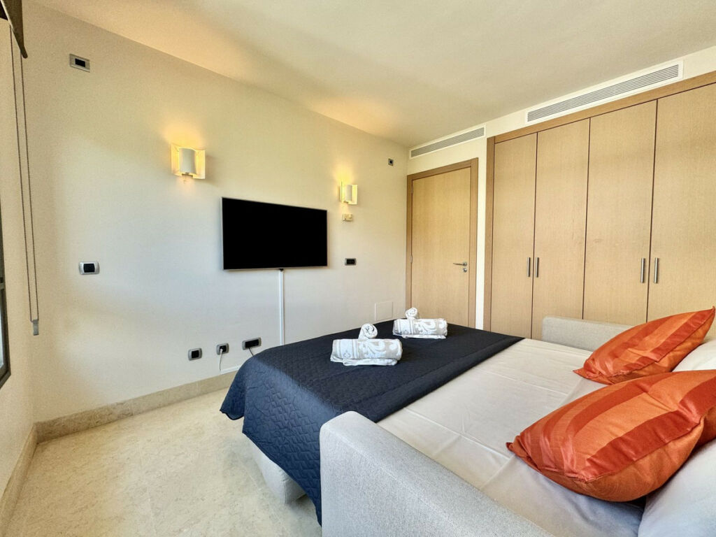 Middle Floor Apartment The Golden Mile Málaga - image 36