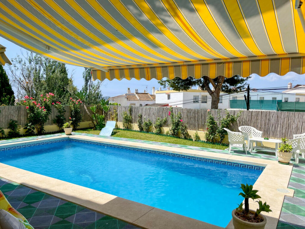 Detached Villa Fuengirola Málaga - image 12