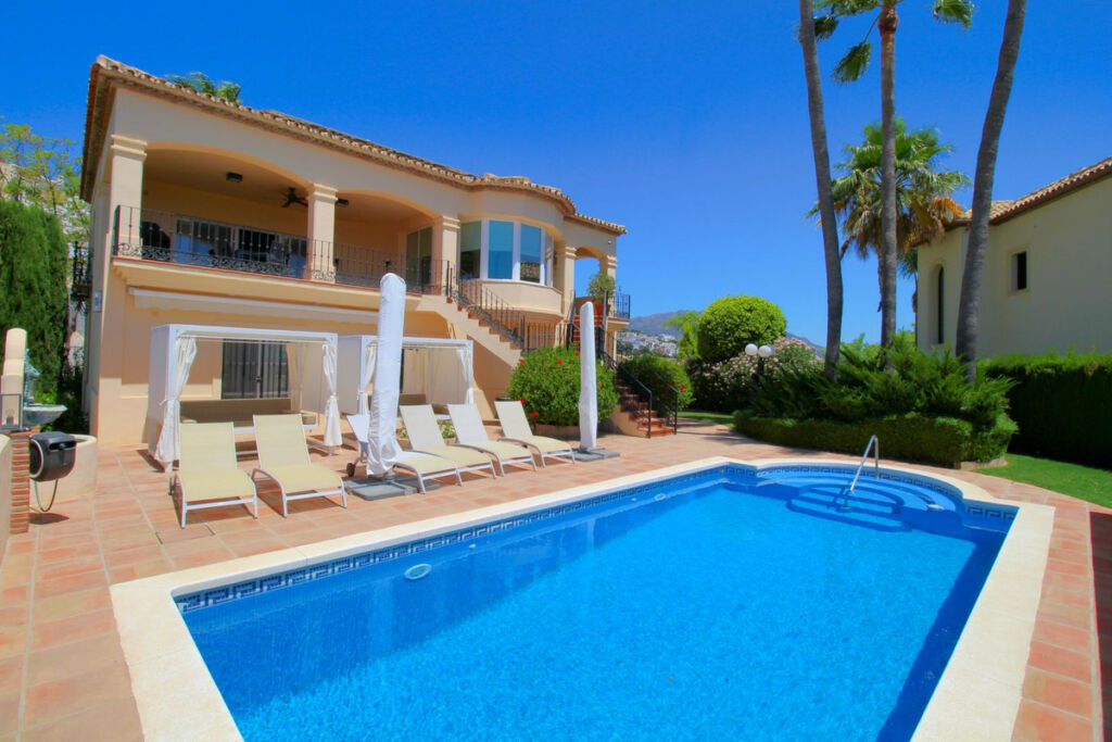 Detached Villa Los Arqueros Málaga - image 39