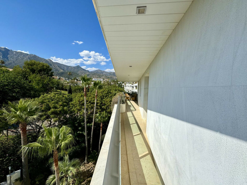 Middle Floor Apartment The Golden Mile Málaga - image 39