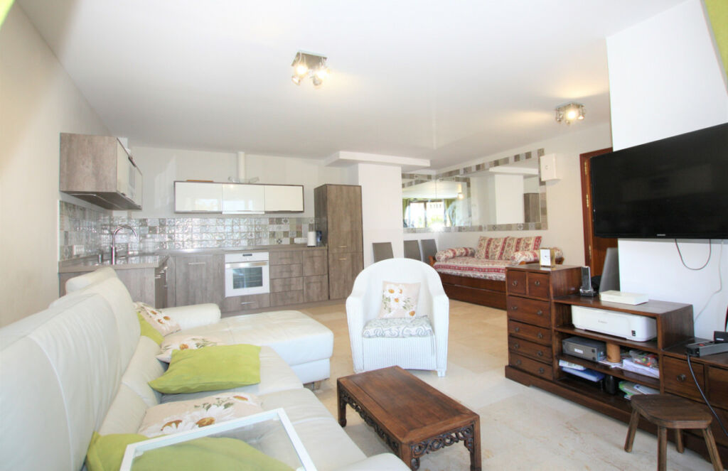 Middle Floor Apartment Marbella Málaga - image 7
