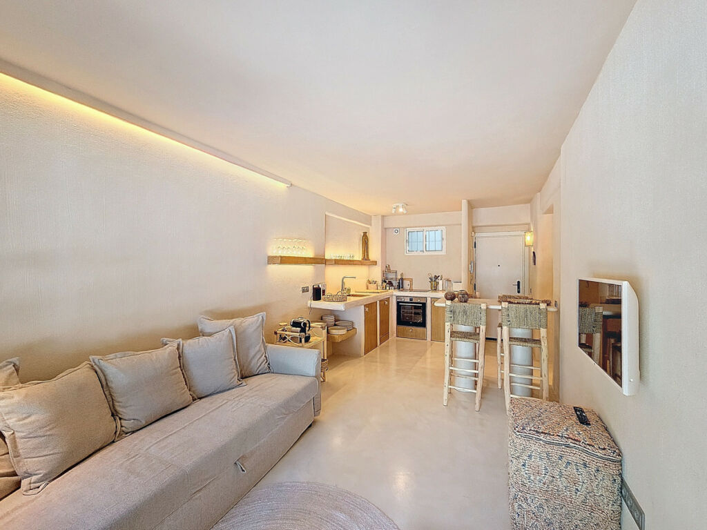 Middle Floor Apartment Estepona Málaga - image 7