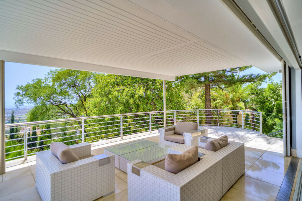 Detached Villa El Madroñal Málaga - image 6