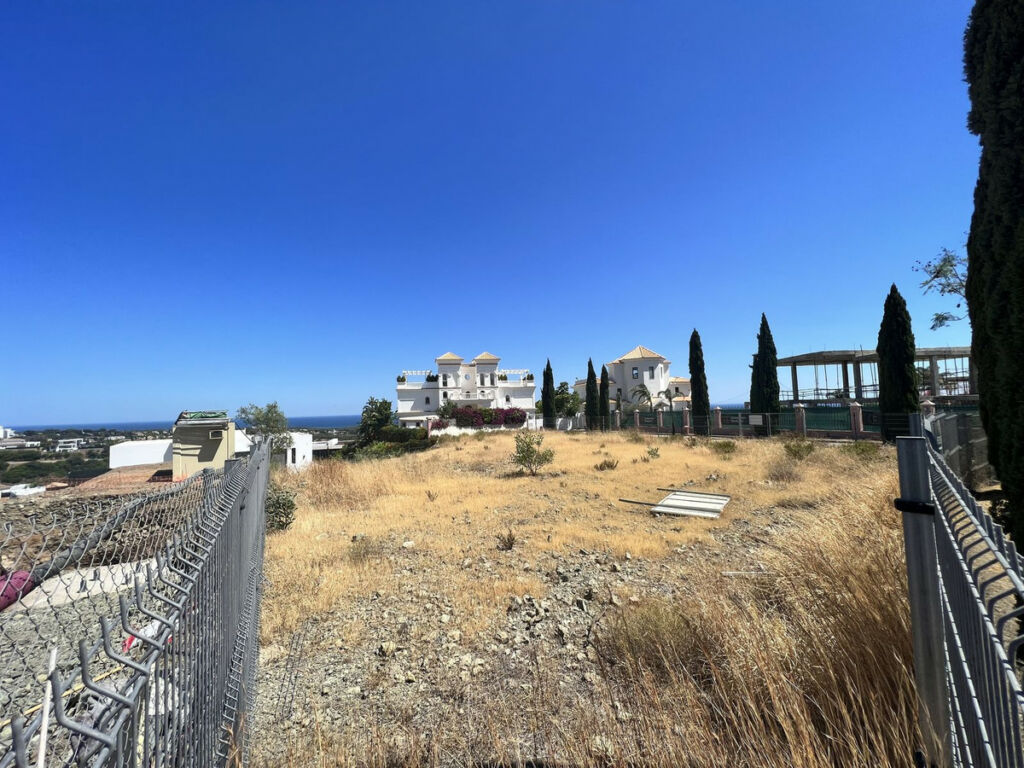 Residential Plot Benahavís Málaga - image 4