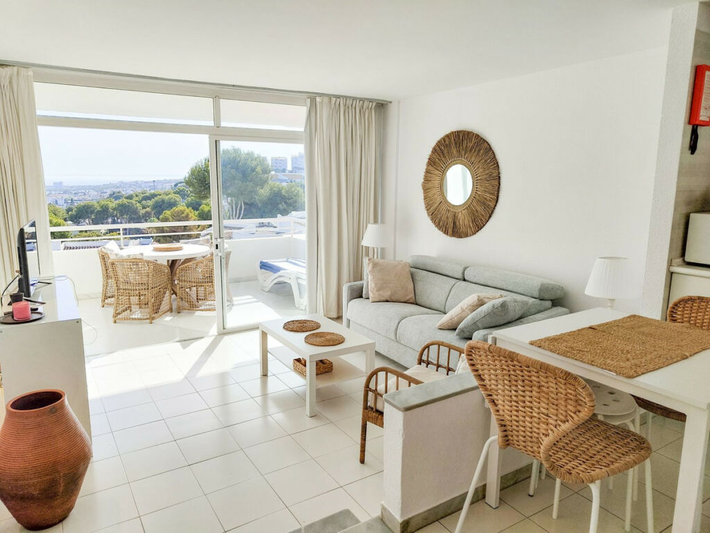 Middle Floor Apartment Riviera del Sol Málaga - image 4