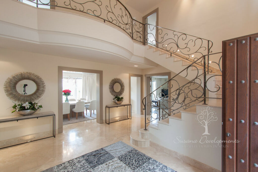 Detached Villa Benahavís Málaga - image 4