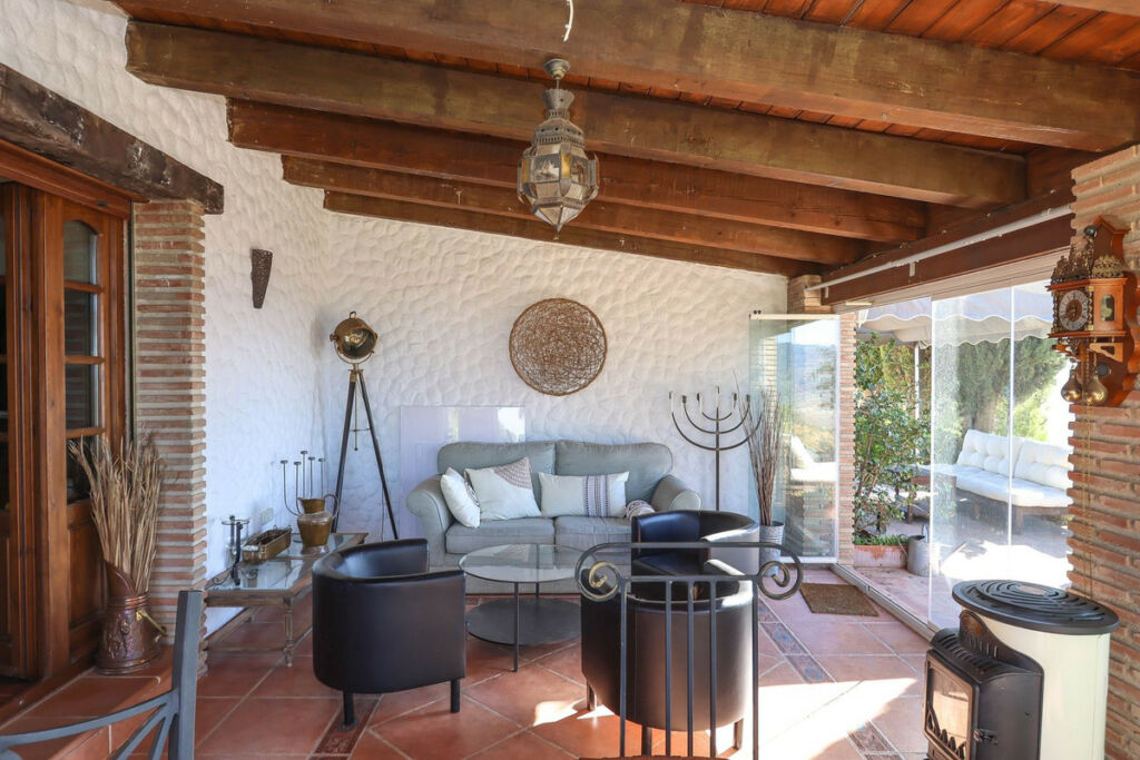 Detached Villa Alozaina Málaga - image 5