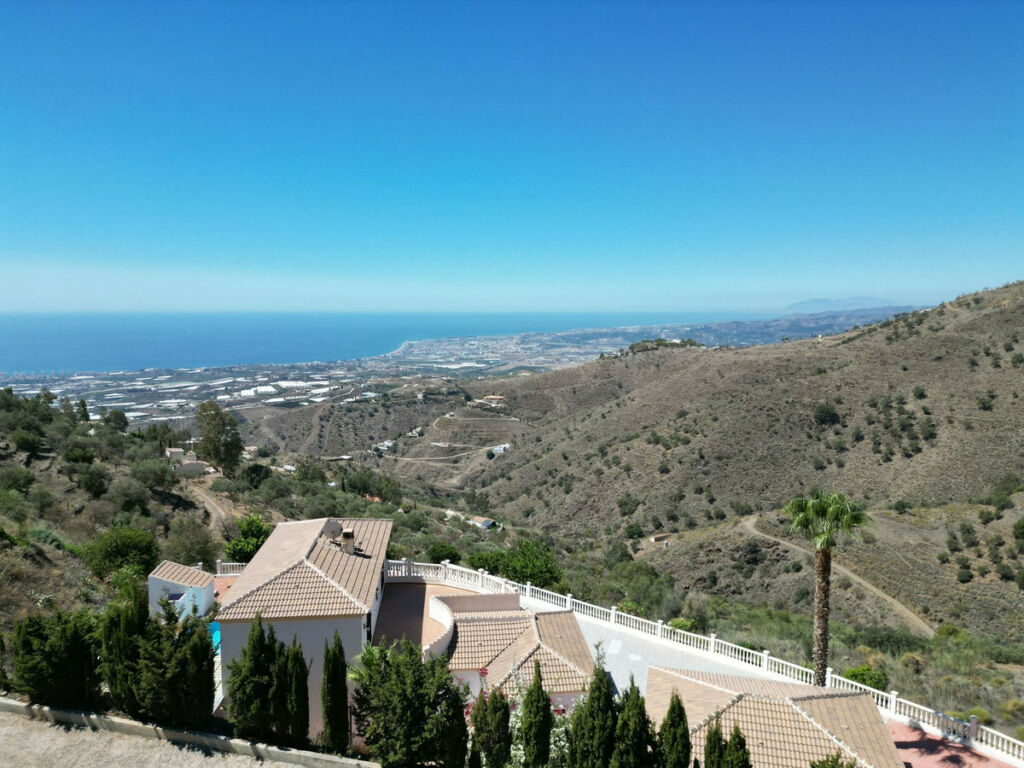Detached Villa Arenas Málaga - image 4