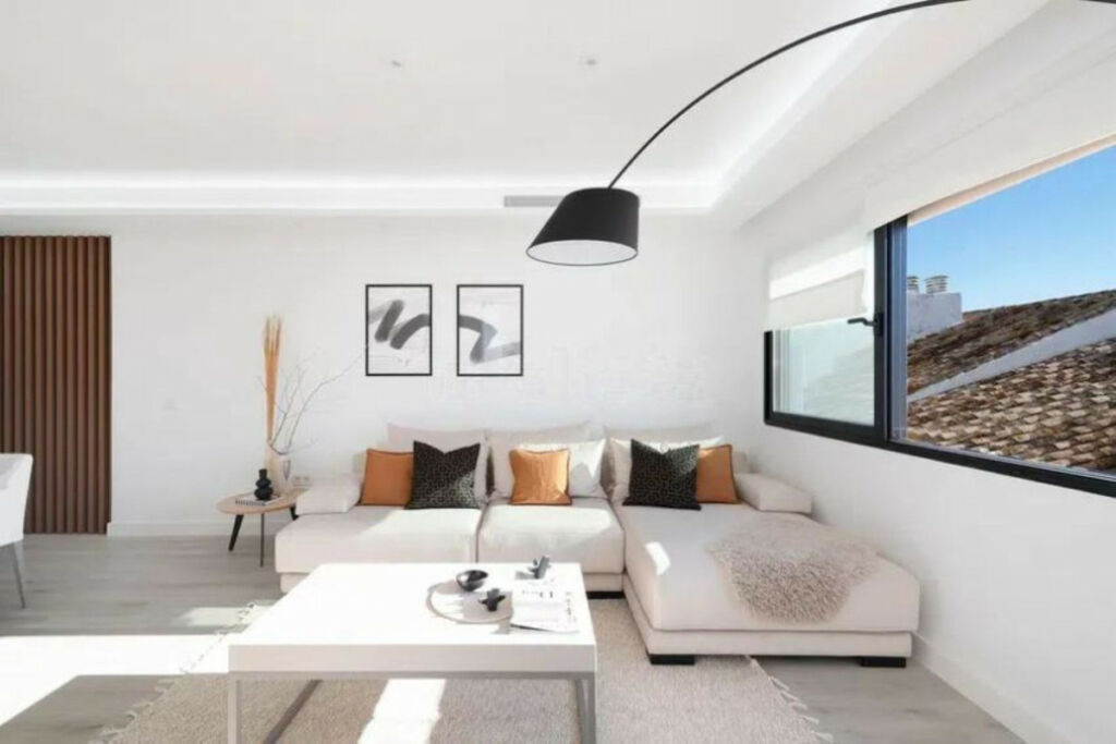 Middle Floor Apartment Puerto Banús Málaga - image 4