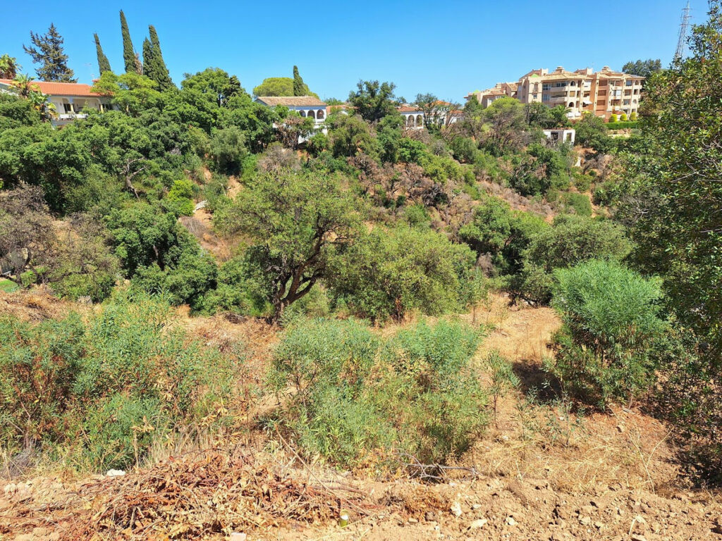 Residential Plot Elviria Málaga - image 4