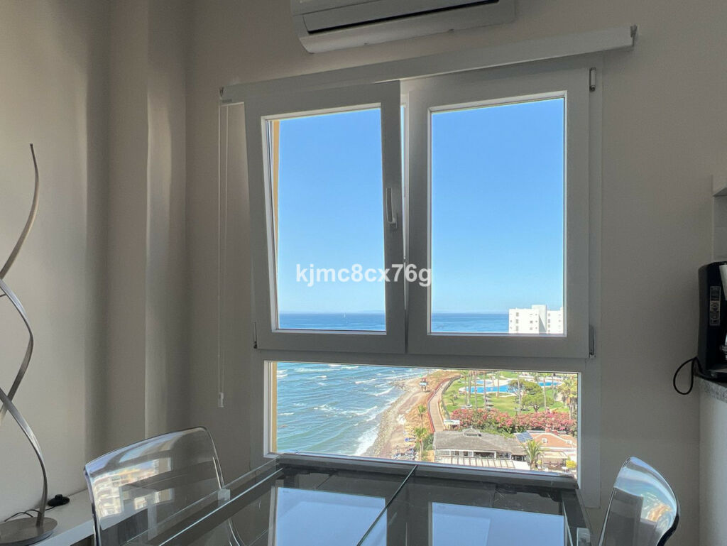 Top Floor Studio Calahonda Málaga - image 4