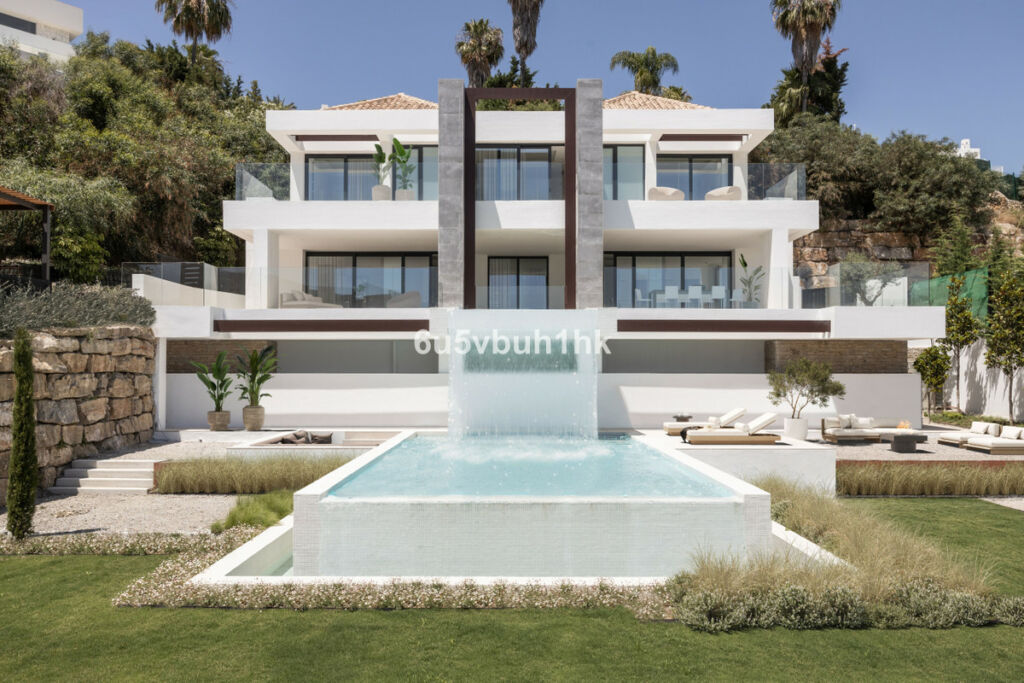 Detached Villa Benahavís Málaga - image 4