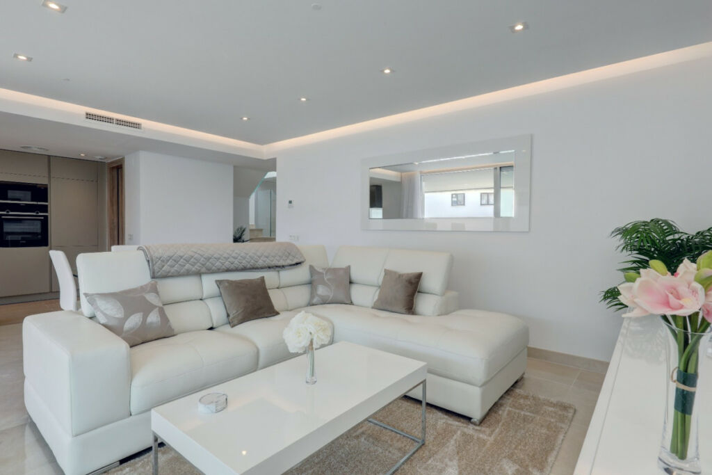 Penthouse Nueva Andalucía Málaga - image 8