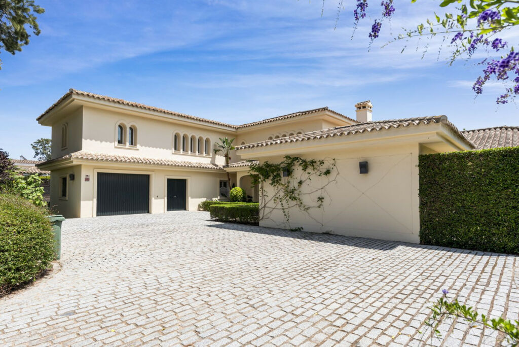 Detached Villa Sotogrande Costa Cádiz - image 8