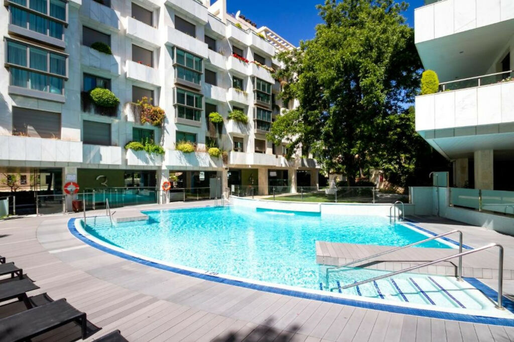 Middle Floor Apartment The Golden Mile Málaga - image 41