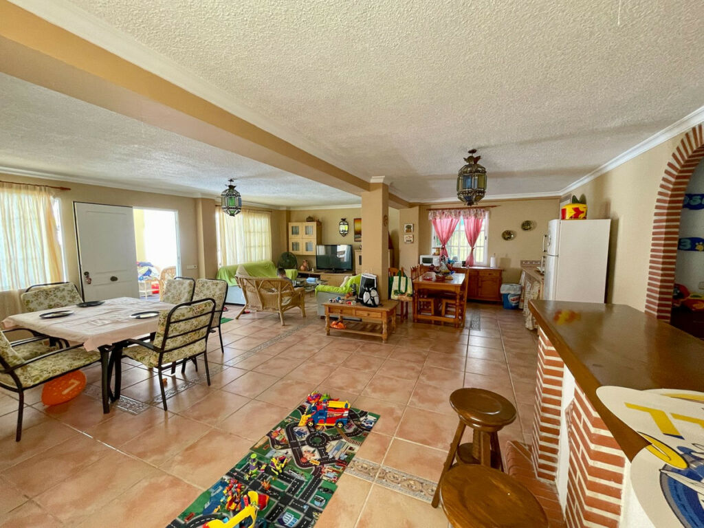 Detached Villa Fuengirola Málaga - image 42