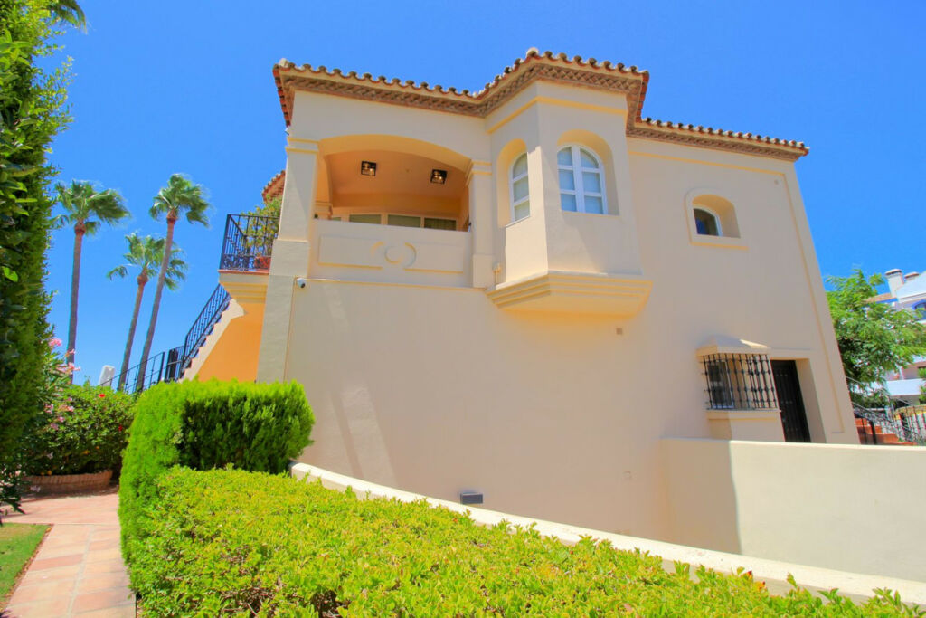 Detached Villa Los Arqueros Málaga - image 42