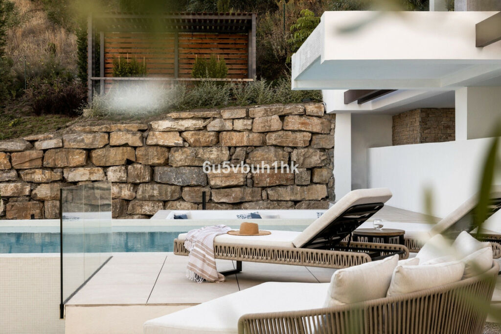 Detached Villa Benahavís Málaga - image 42