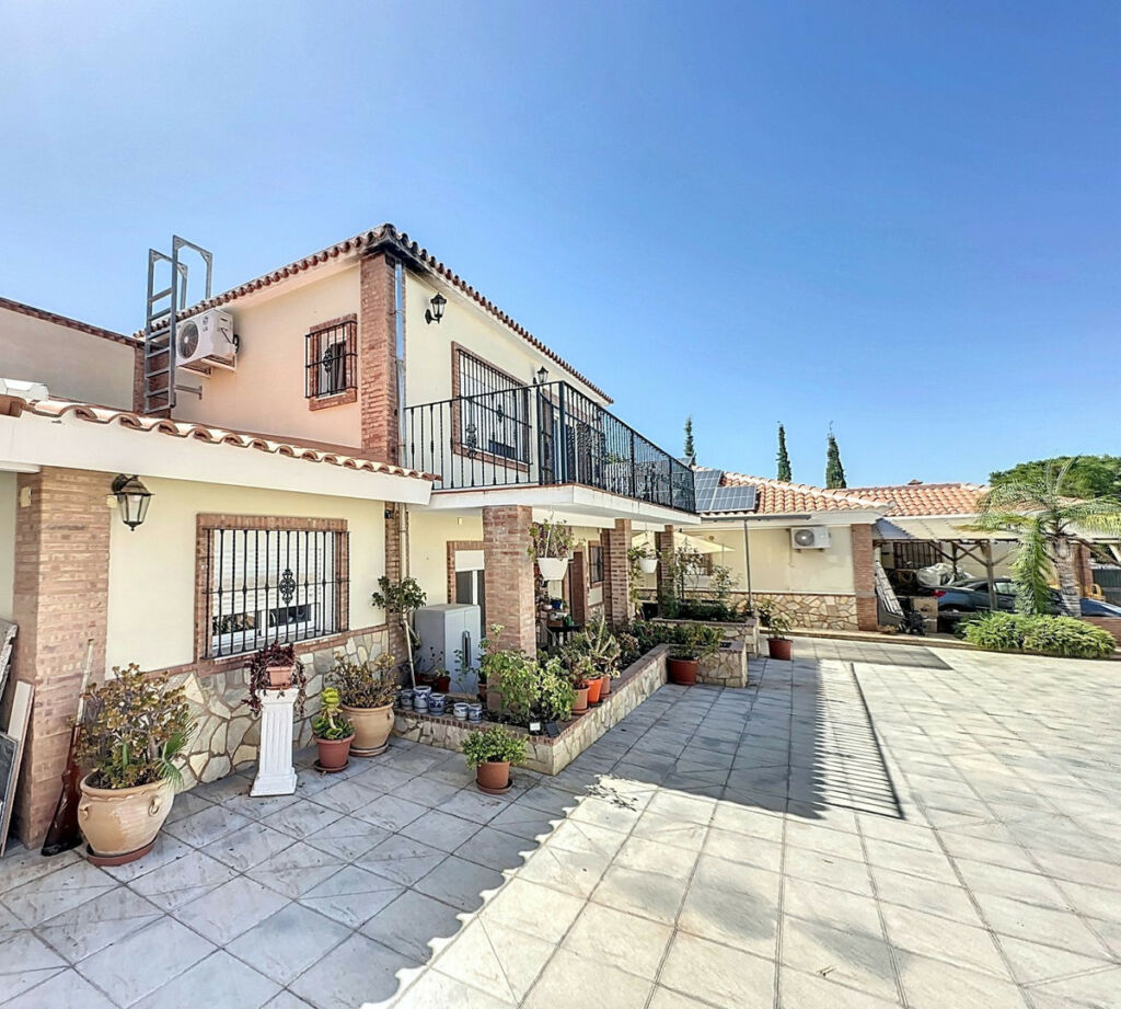 Detached Villa Alhaurín de la Torre Málaga - image 43