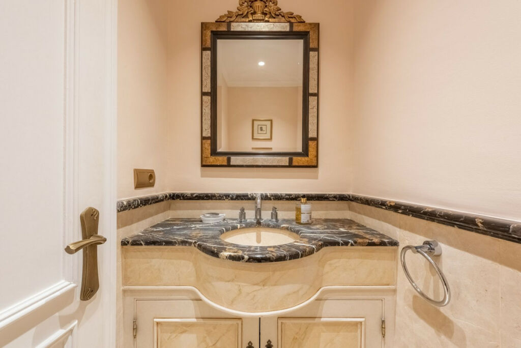Detached Villa Estepona Málaga - image 47