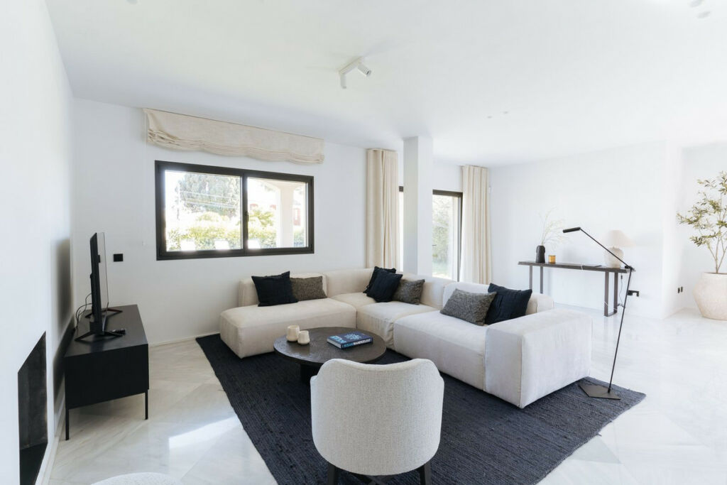 Detached Villa Marbella Málaga - image 48