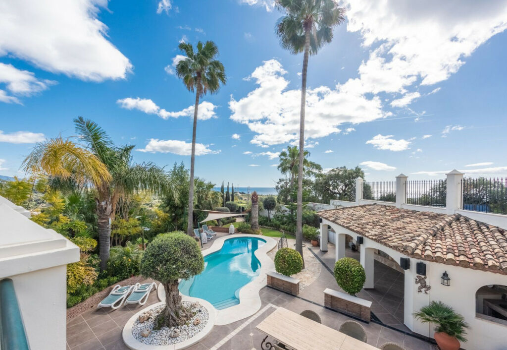 Detached Villa Estepona Málaga - image 5