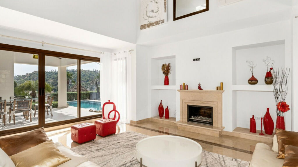 Detached Villa Los Arqueros Málaga - image 5