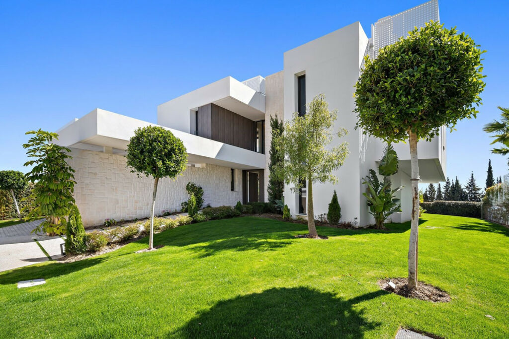 Detached Villa Cancelada Málaga - image 5