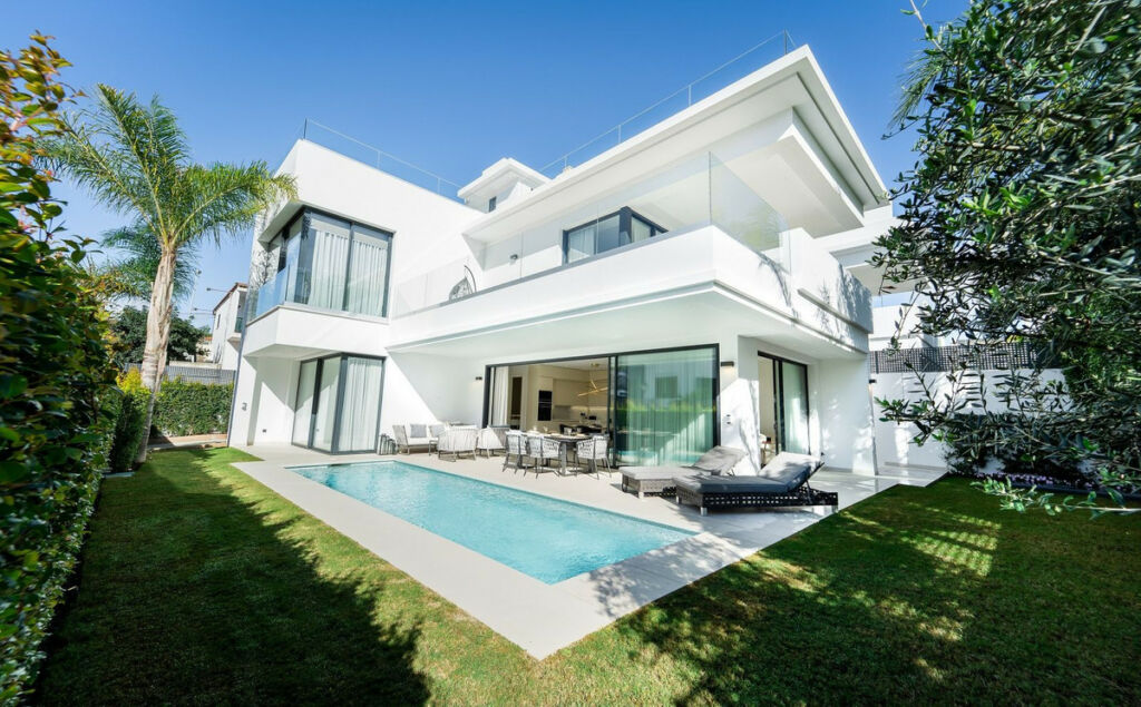 Detached Villa The Golden Mile Málaga - image 5