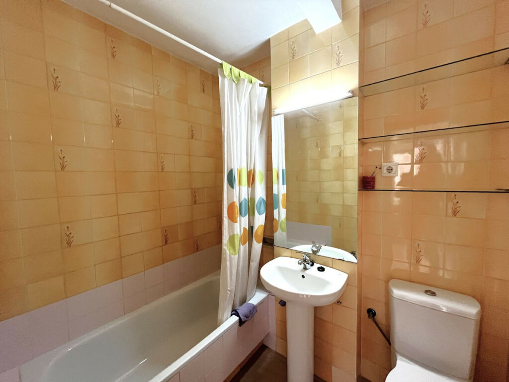 Middle Floor Apartment Estepona Málaga - image 5