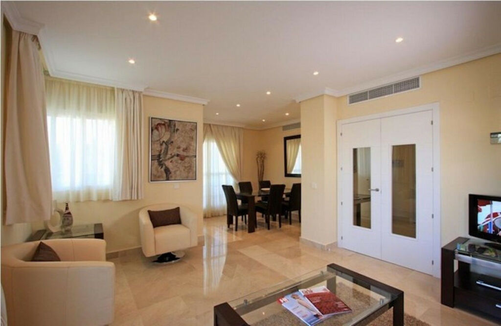 Penthouse New Golden Mile Málaga - image 4
