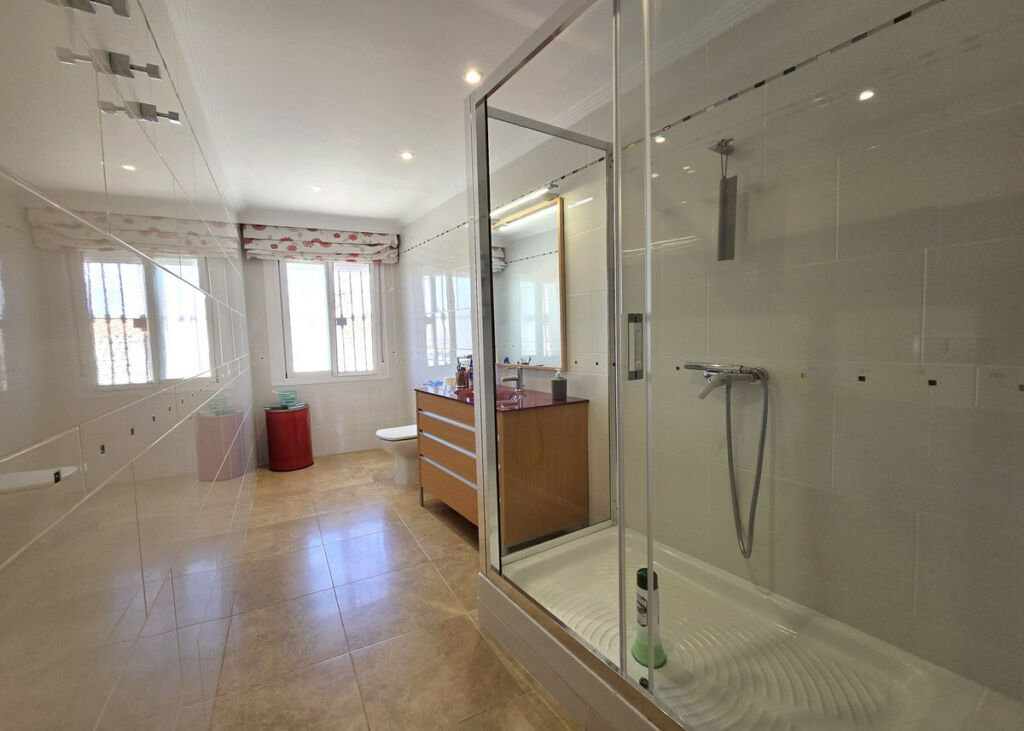 Townhouse La Cala de Mijas Málaga - image 5