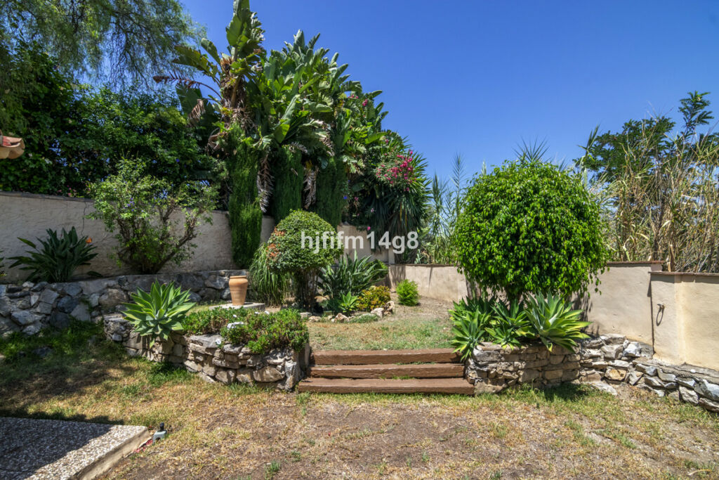 Detached Villa Benahavís Málaga - image 5