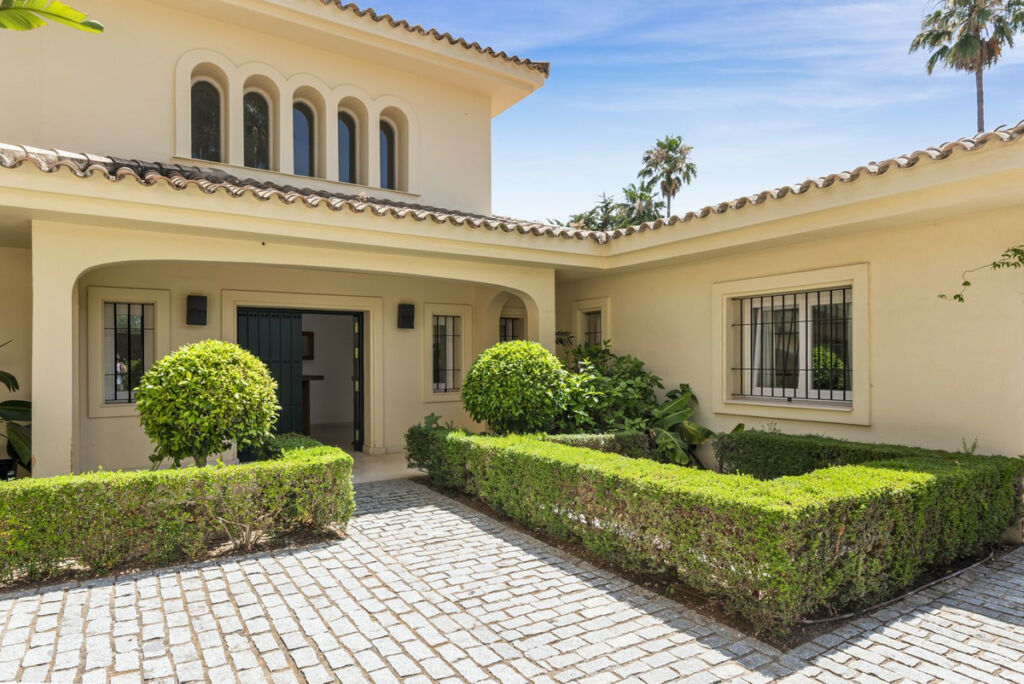 Detached Villa Sotogrande Costa Cádiz - image 9
