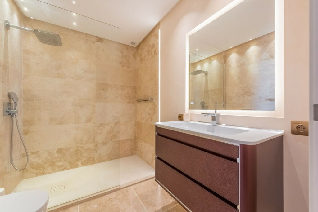 Detached Villa Estepona Málaga - image 53