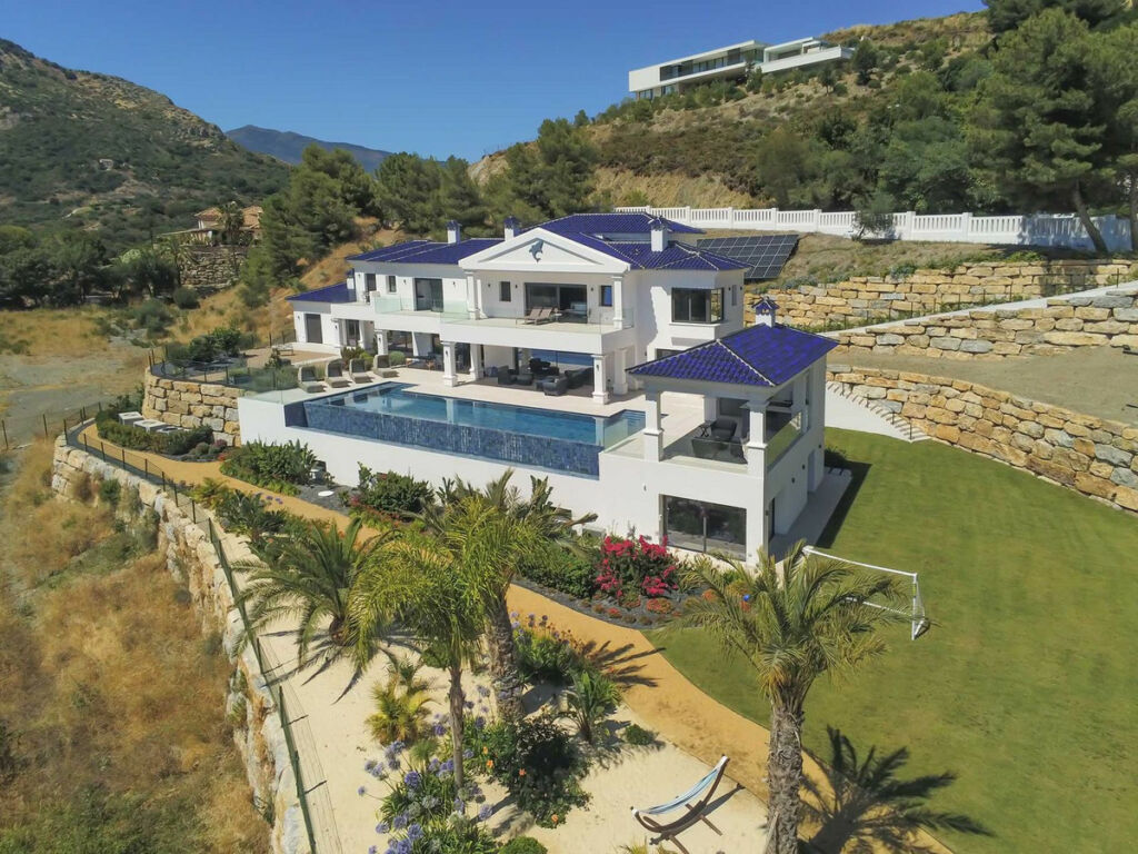 Detached Villa Marbella Málaga - image 24