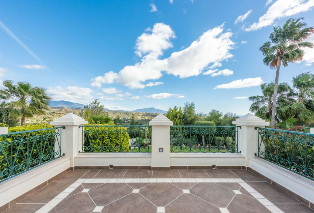 Detached Villa Estepona Málaga - image 56